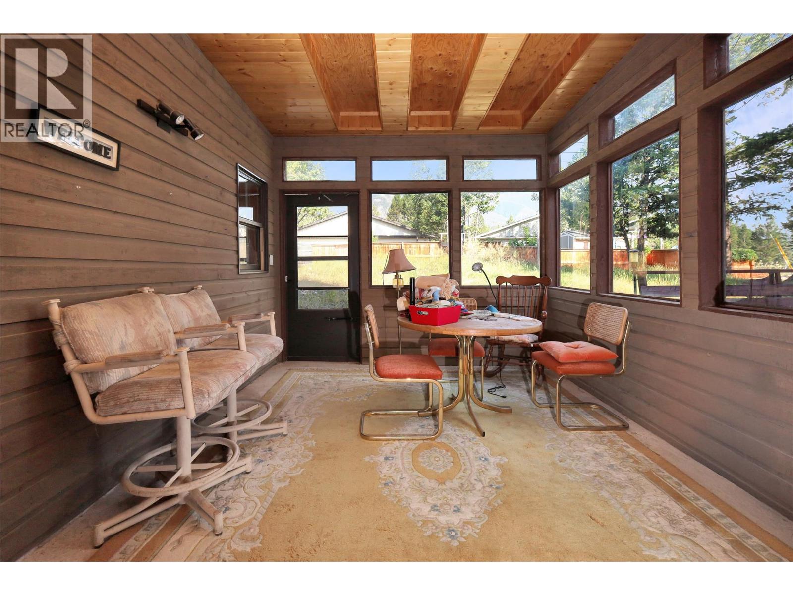 7560 Jackson Avenue, Radium Hot Springs