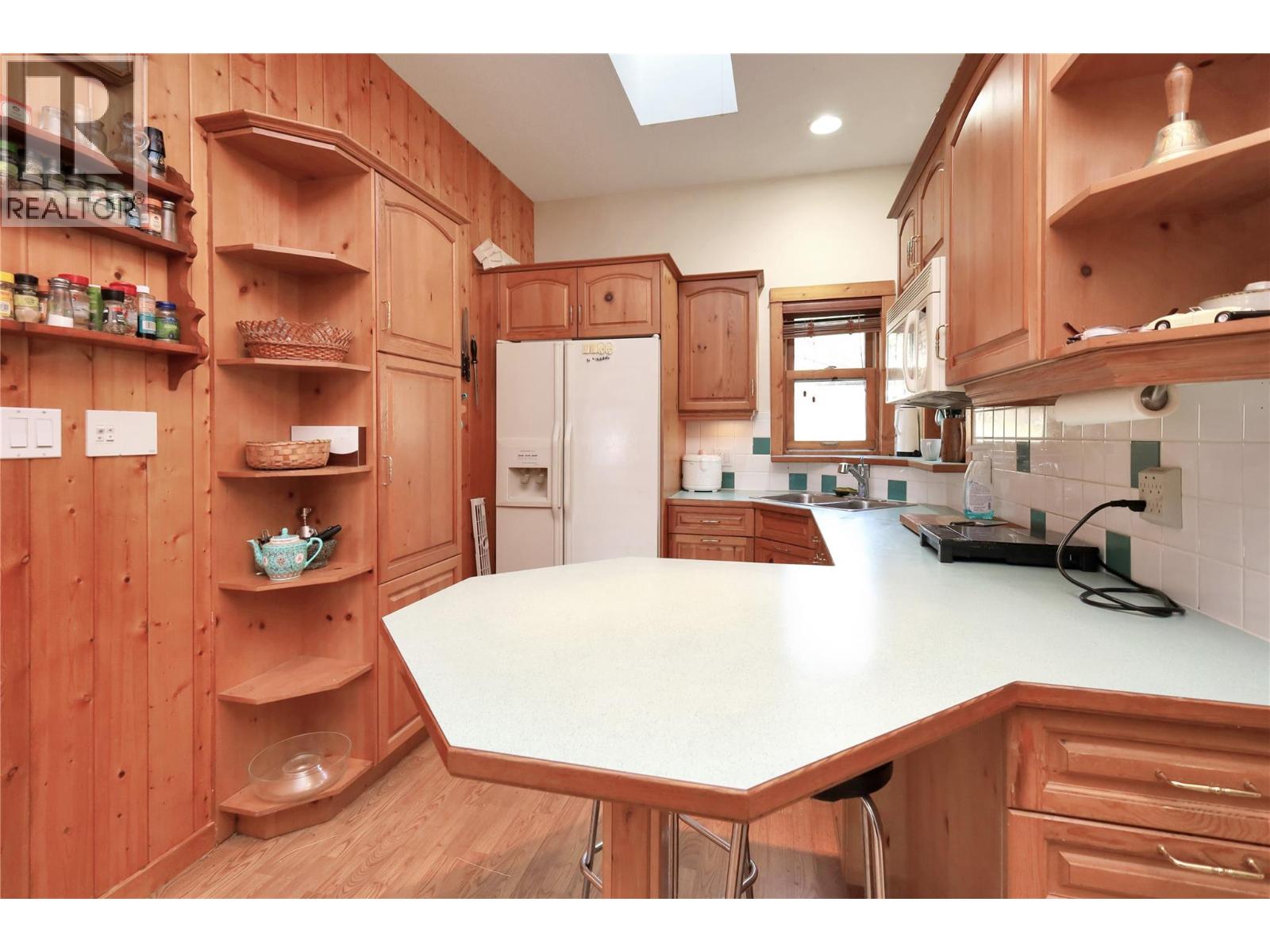 7560 Jackson Avenue, Radium Hot Springs