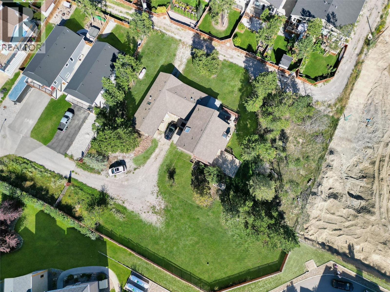 7560 Jackson Avenue, Radium Hot Springs