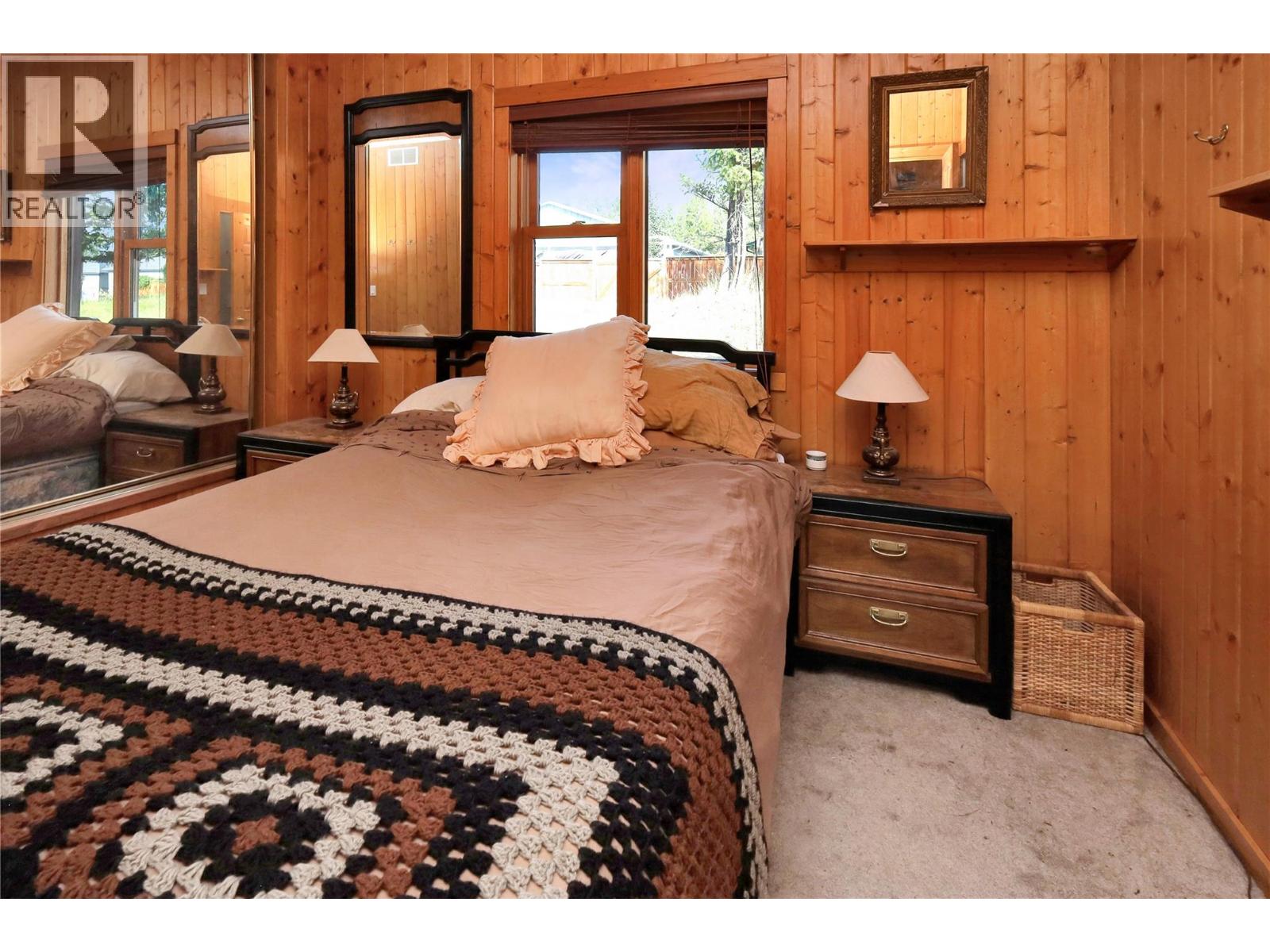 7560 Jackson Avenue, Radium Hot Springs