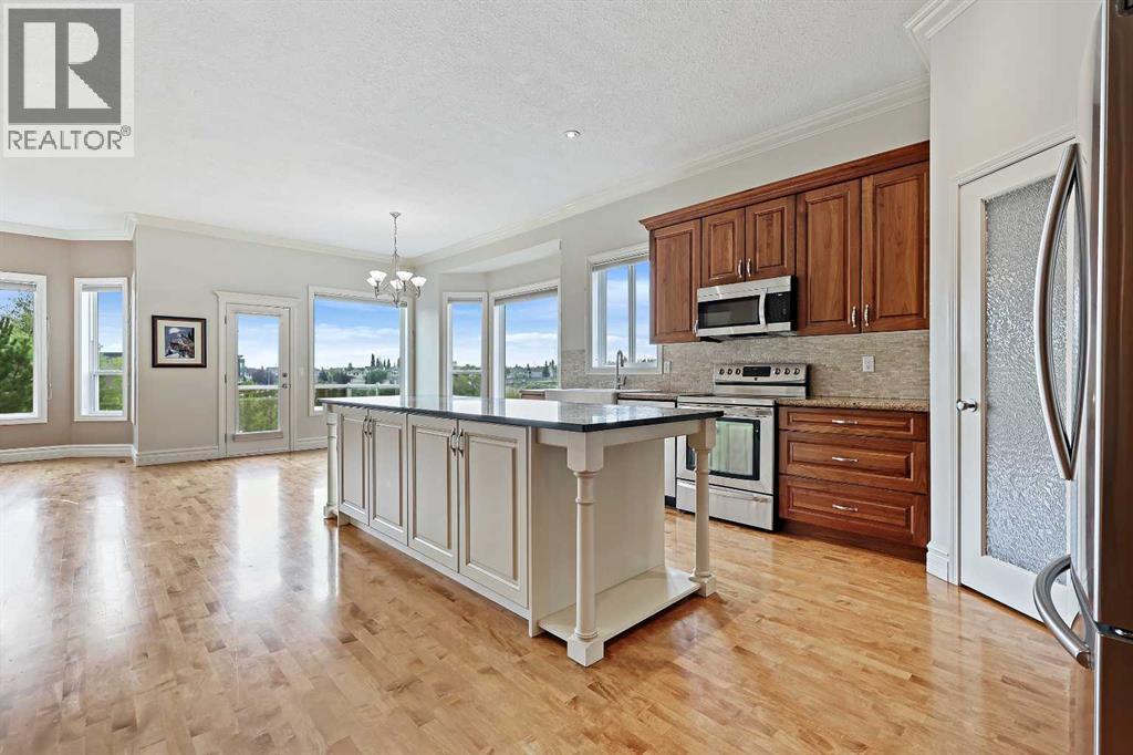 Single Family House Bungalow for Sale in  Royal Highland Road NW Royal Oak Calgary 