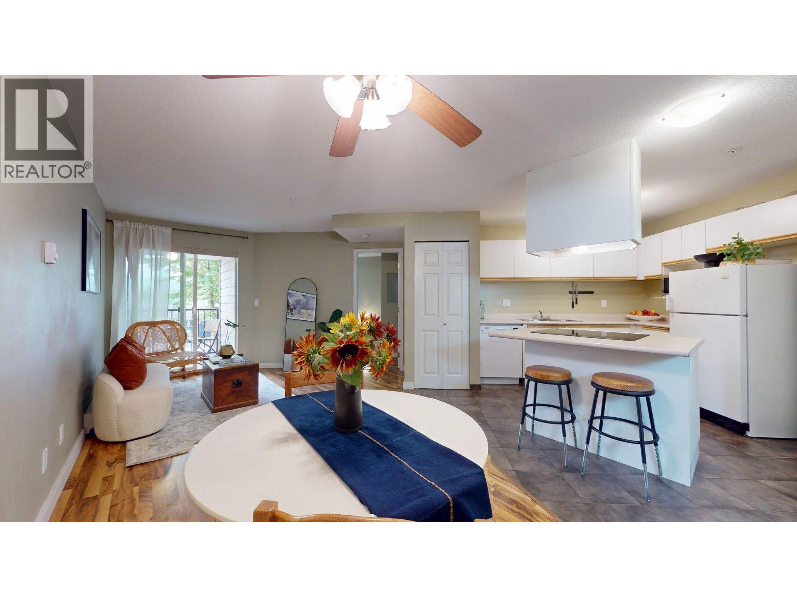 C210 40140 WILLOW CRESCENT, Squamish