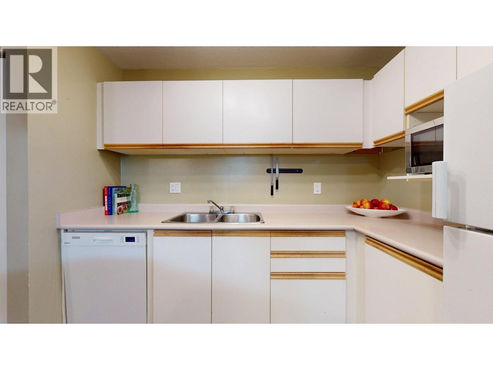 C210 40140 WILLOW CRESCENT, Squamish
