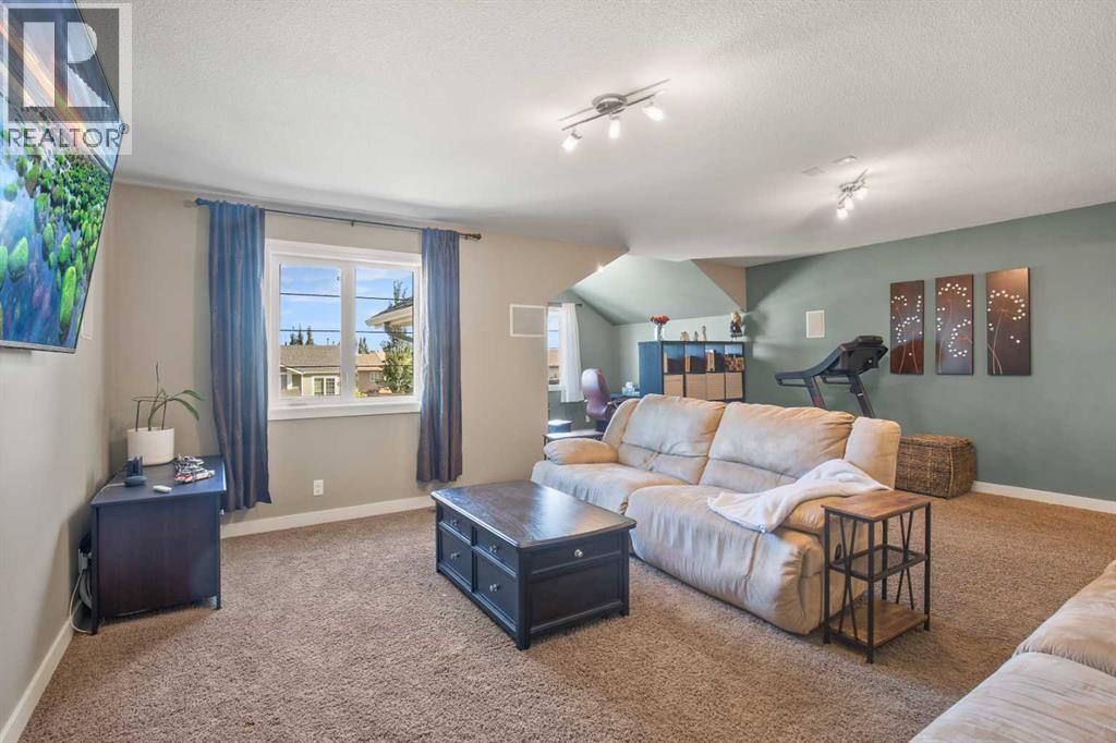 40 Iron Wolf Court, Lacombe