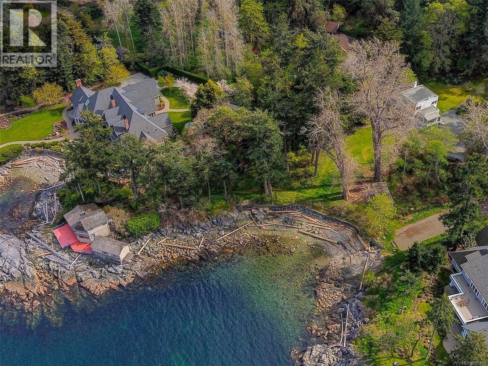  2620 Queenswood Drive, Saanich