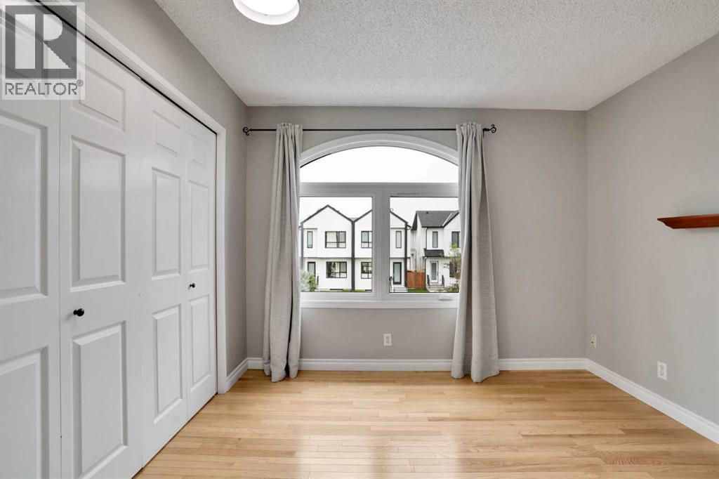 Single Family House for Sale in   Avenue NW Mount Pleasant Calgary 