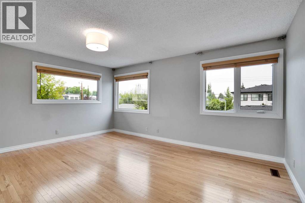 Single Family House for Sale in   Avenue NW Mount Pleasant Calgary 