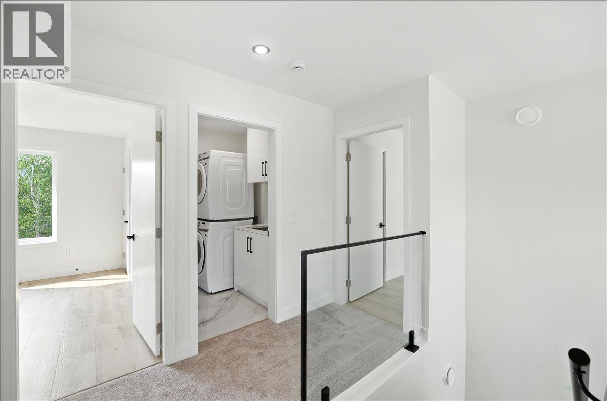 3736 TOBA Road, Castlegar