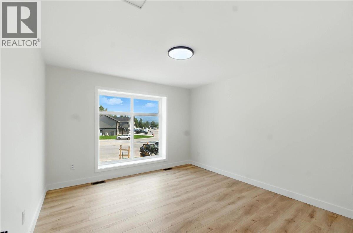 3736 TOBA Road, Castlegar