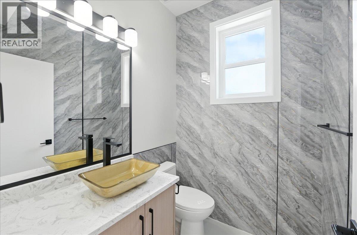 3736 TOBA Road, Castlegar