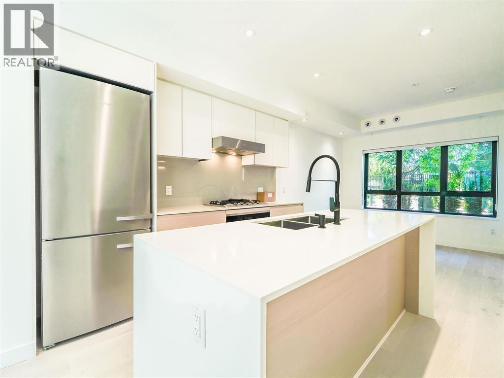 51 550 W 28TH AVENUE, Vancouver