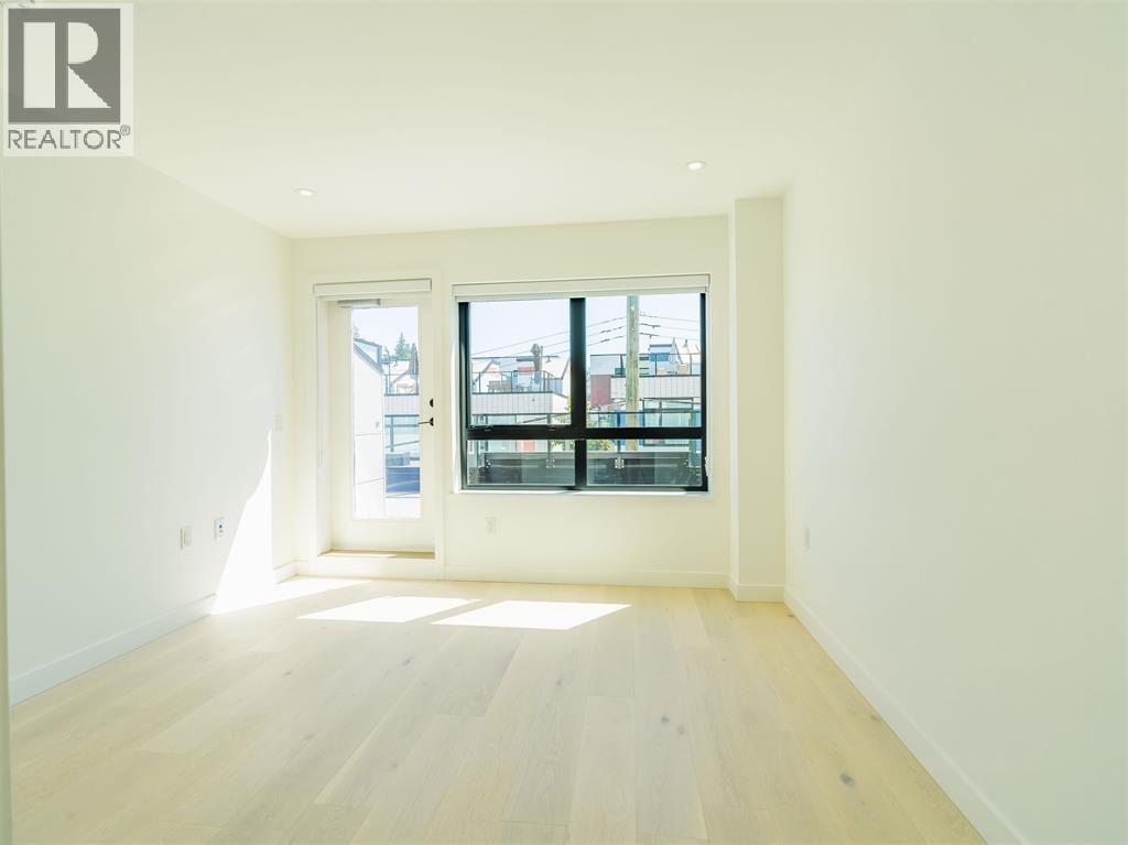 51 550 W 28TH AVENUE, Vancouver