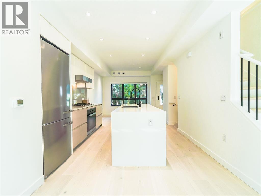 51 550 W 28TH AVENUE, Vancouver