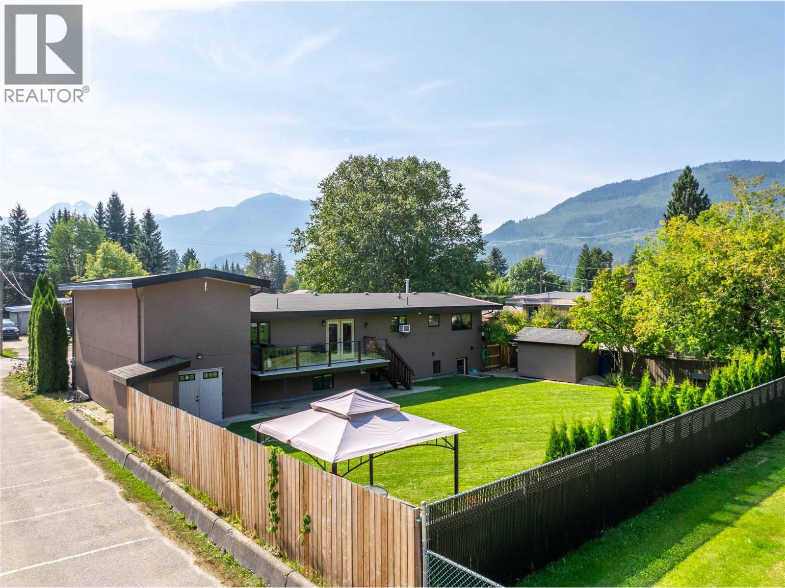 1824 Colbeck Road, Revelstoke