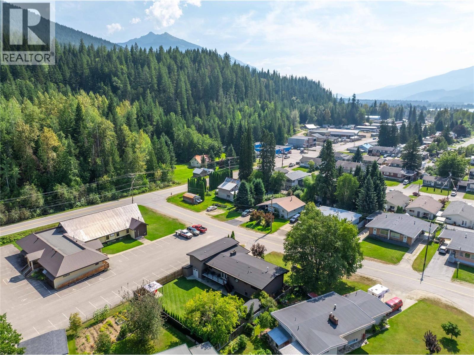 1824 Colbeck Road, Revelstoke