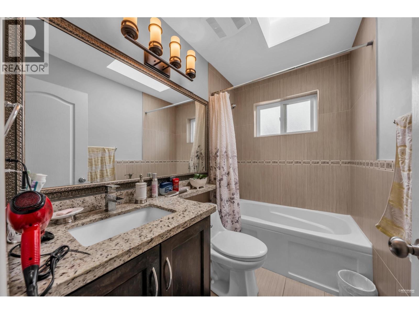 7788 HEDLEY AVENUE, Burnaby