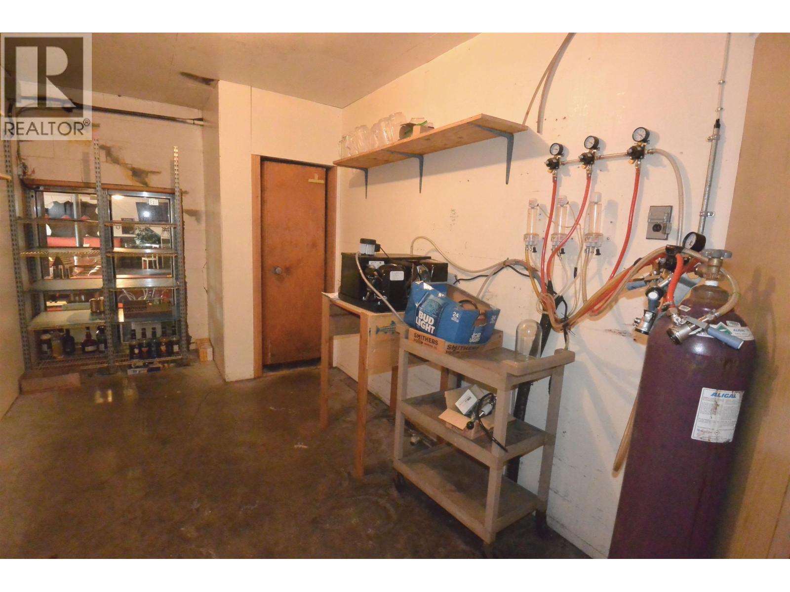 1709 RIVERSIDE Street, Telkwa