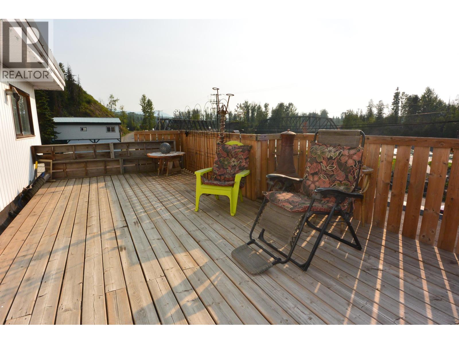 1709 RIVERSIDE Street, Telkwa