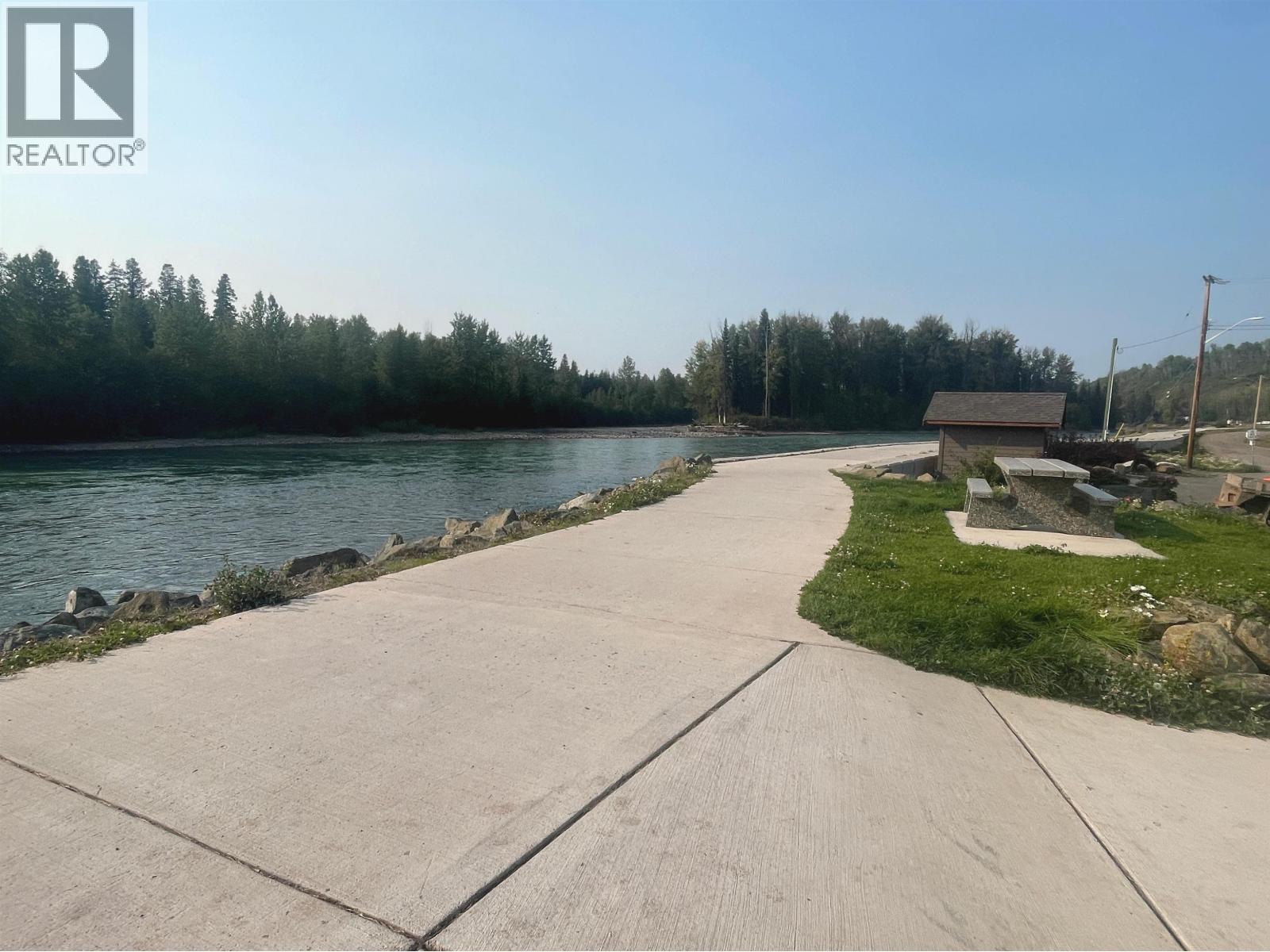 1709 RIVERSIDE Street, Telkwa