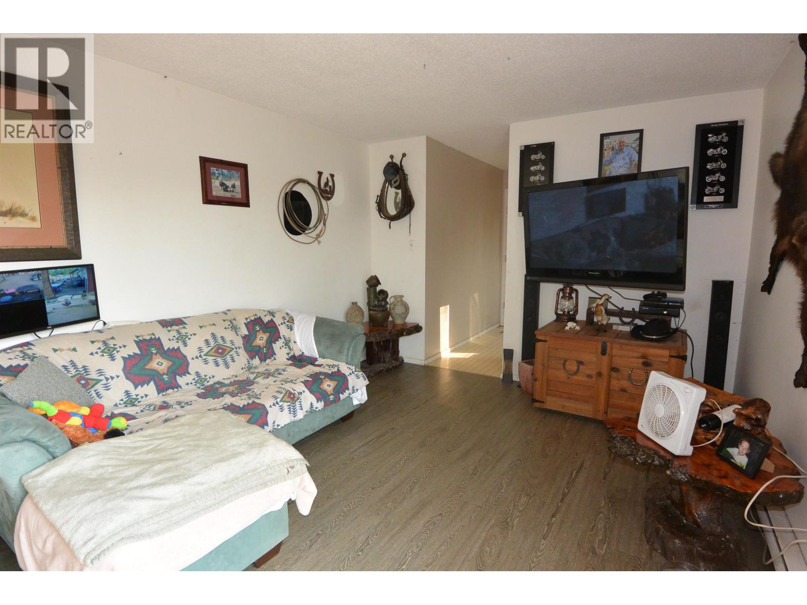 1709 RIVERSIDE Street, Telkwa