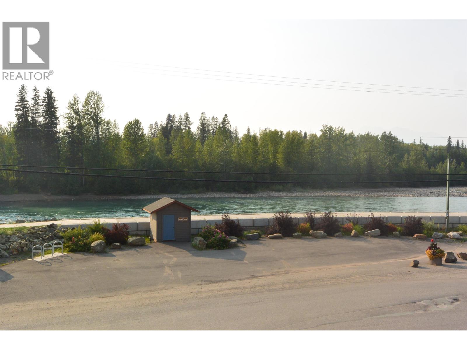 1709 RIVERSIDE Street, Telkwa