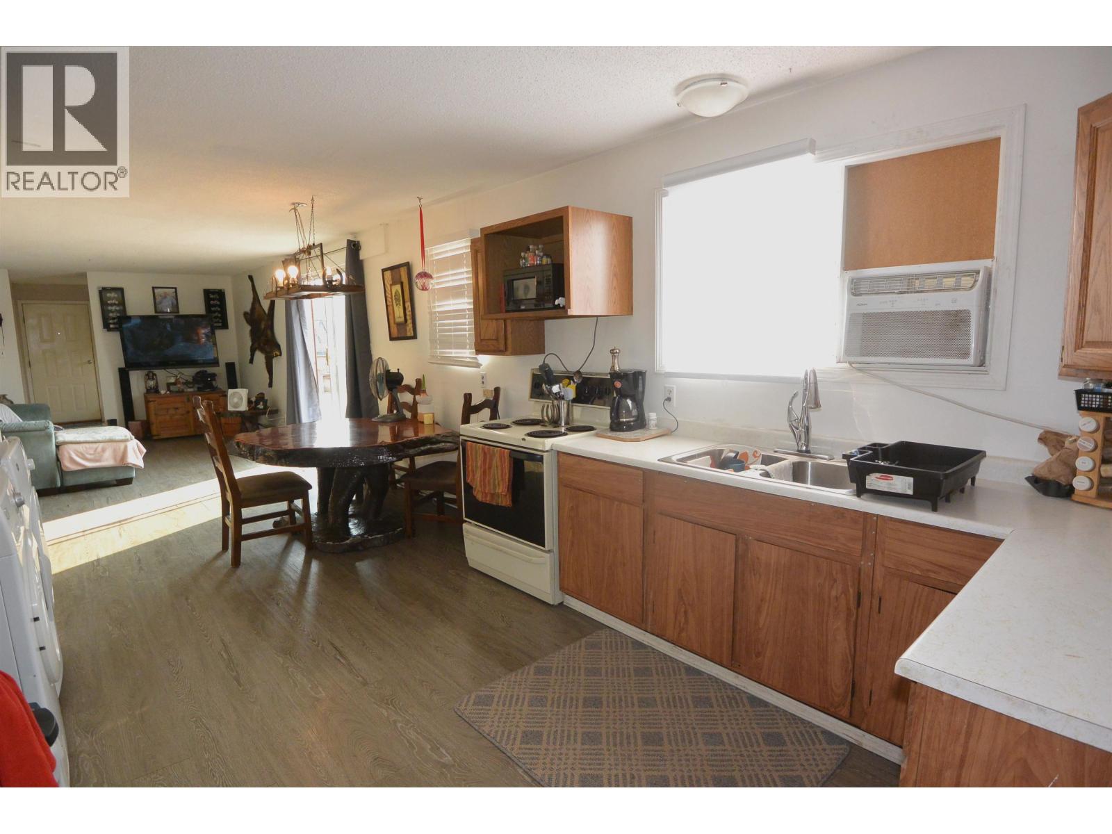 1709 RIVERSIDE Street, Telkwa