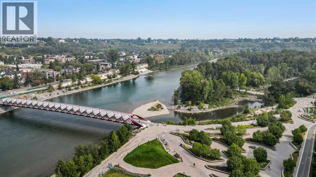Single Family House for Sale in    Avenue SW Eau Claire Calgary 