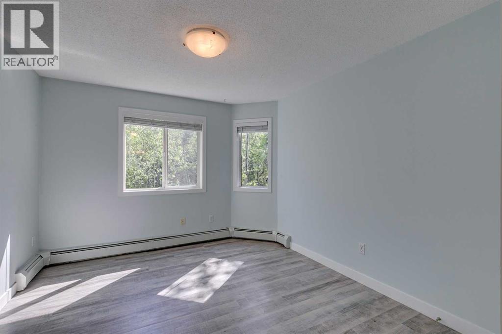 Single Family House for Sale in   Sierra Morena Mews SW Signal Hill Calgary 