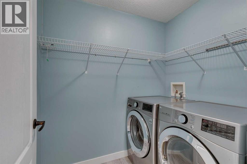 Single Family House for Sale in   Sierra Morena Mews SW Signal Hill Calgary 