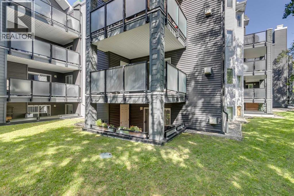 Single Family House for Sale in   Sierra Morena Mews SW Signal Hill Calgary 