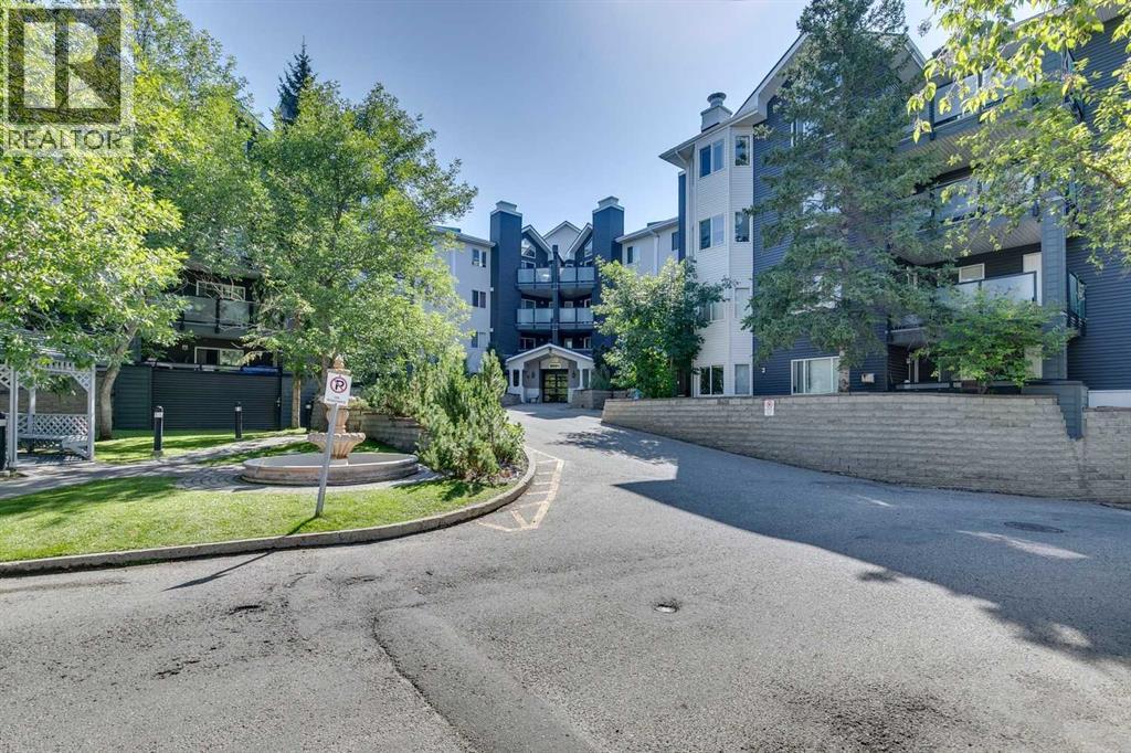 Single Family House for Sale in   Sierra Morena Mews SW Signal Hill Calgary 