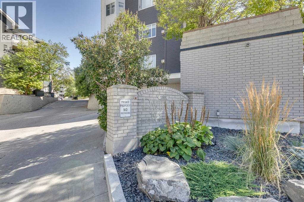 Single Family House for Sale in   Sierra Morena Mews SW Signal Hill Calgary 