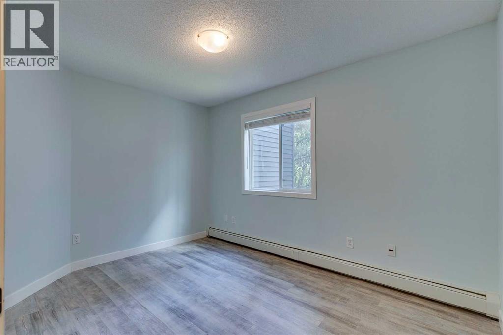 Single Family House for Sale in   Sierra Morena Mews SW Signal Hill Calgary 