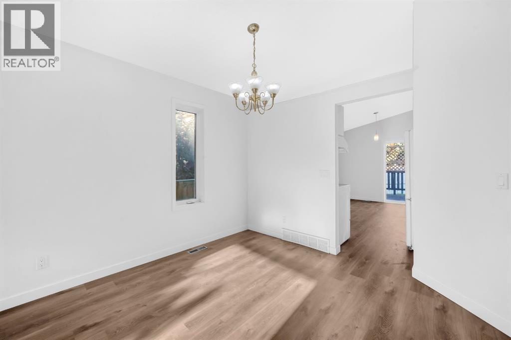Single Family House 4 Level for Sale in  Shawbrooke Road SW Shawnessy Calgary 