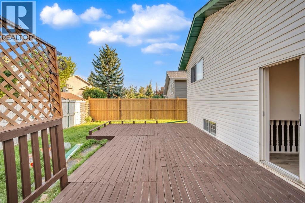 Single Family House 4 Level for Sale in  Shawbrooke Road SW Shawnessy Calgary 