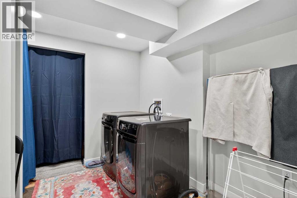 Single Family House 4 Level for Sale in   Avenue SW Altadore Calgary 