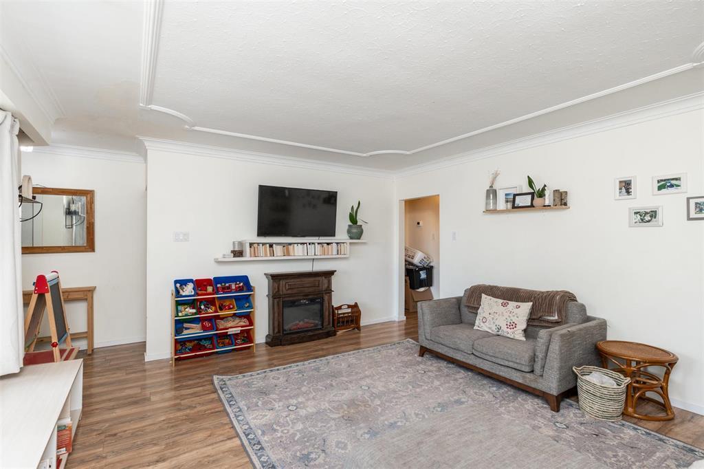 Photo 33 of 472 Speers Road, Winnipeg MB