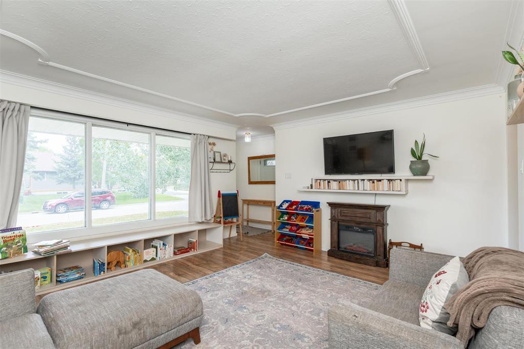 Photo 24 of 472 Speers Road, Winnipeg MB
