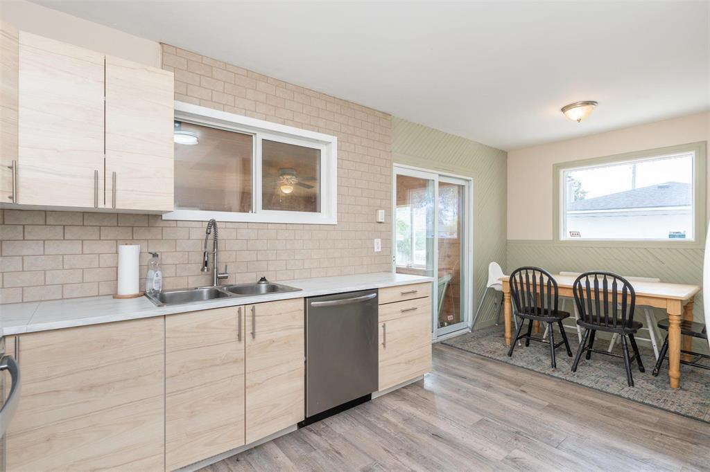 Photo 10 of 472 Speers Road, Winnipeg MB