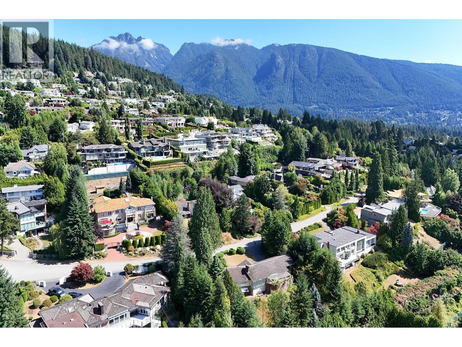 1084 GROVELAND ROAD, West Vancouver