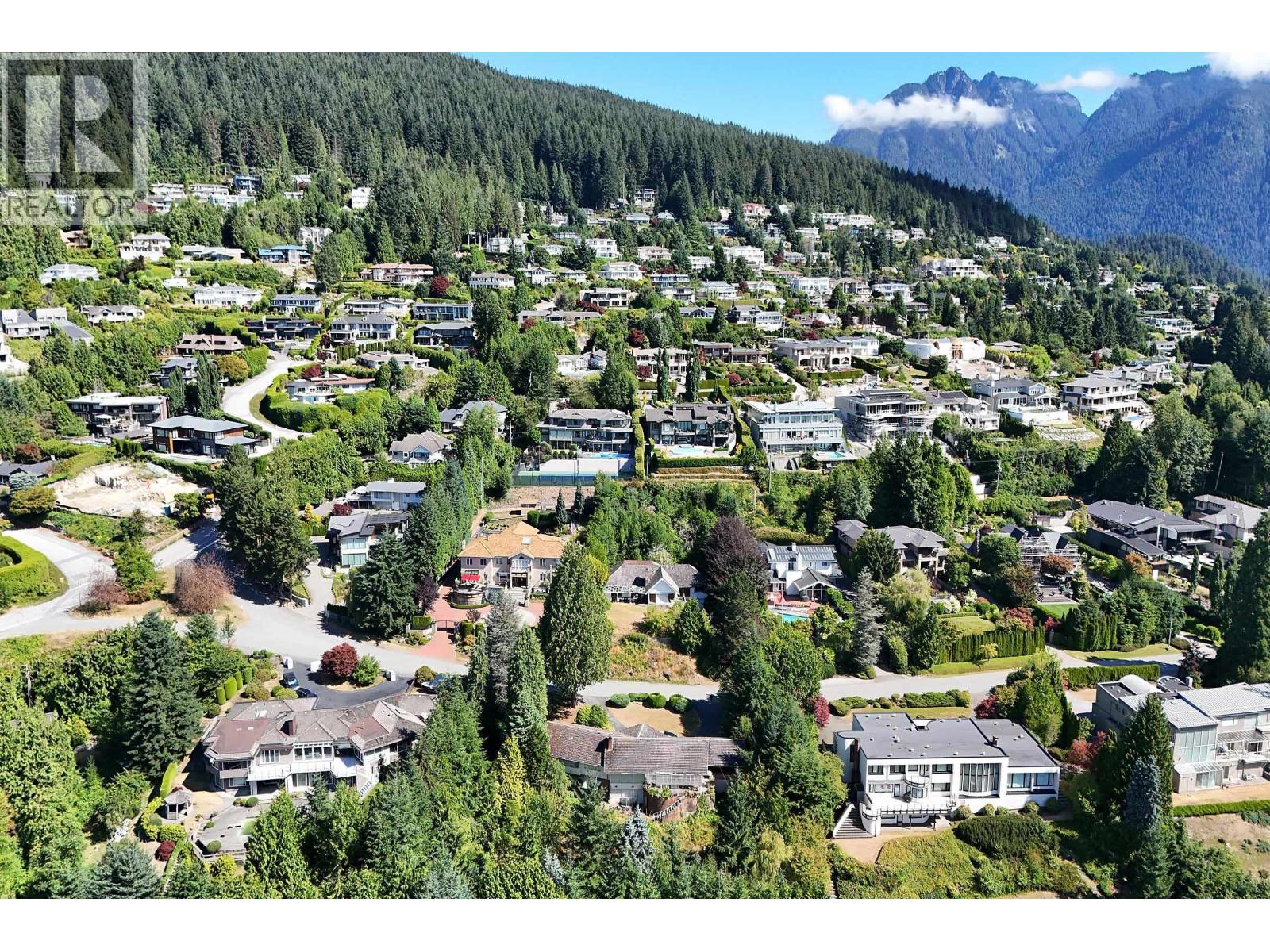 1084 GROVELAND ROAD, West Vancouver
