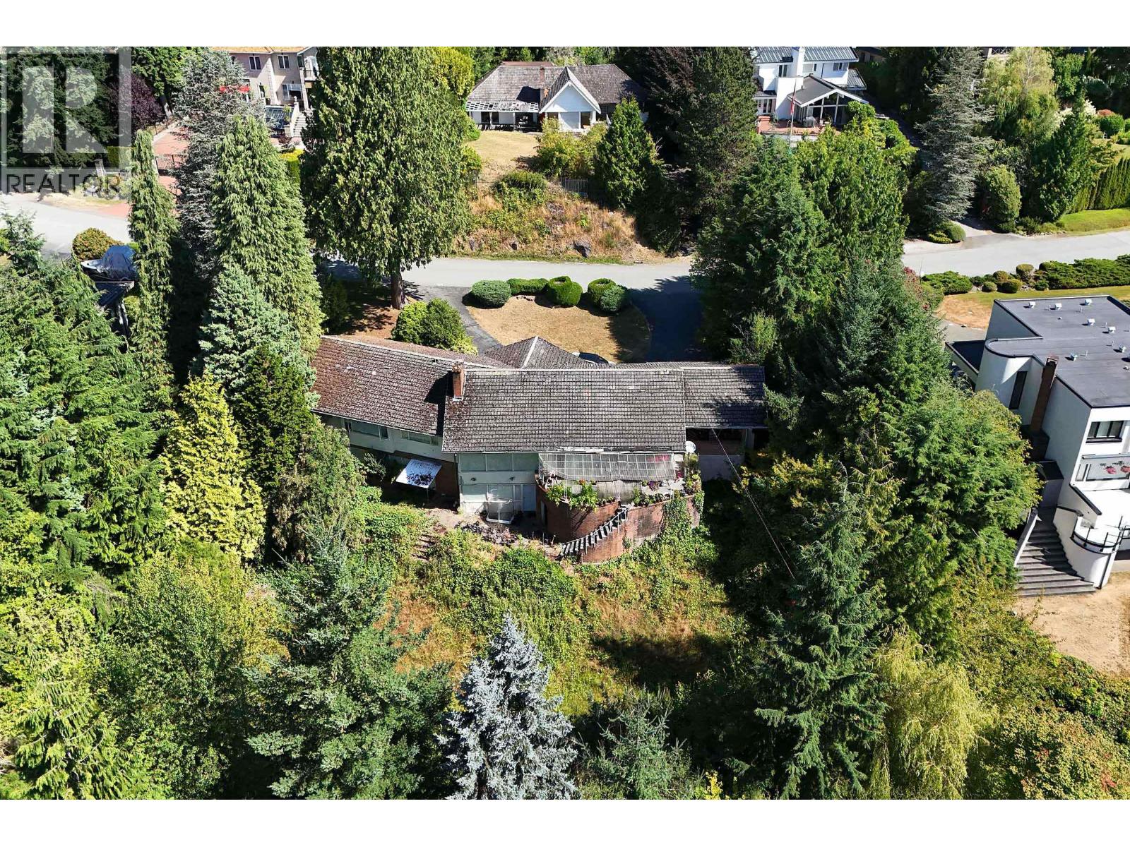 1084 GROVELAND ROAD, West Vancouver