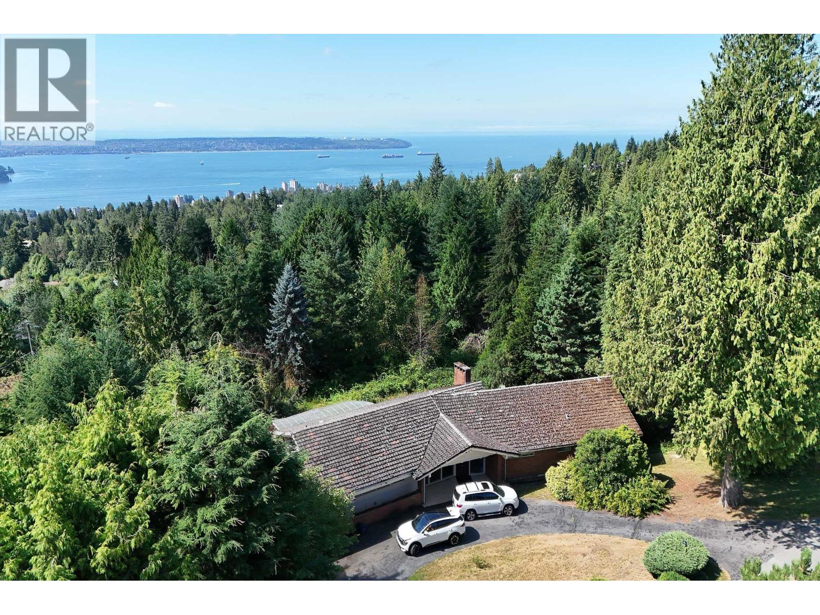 1084 GROVELAND ROAD, West Vancouver