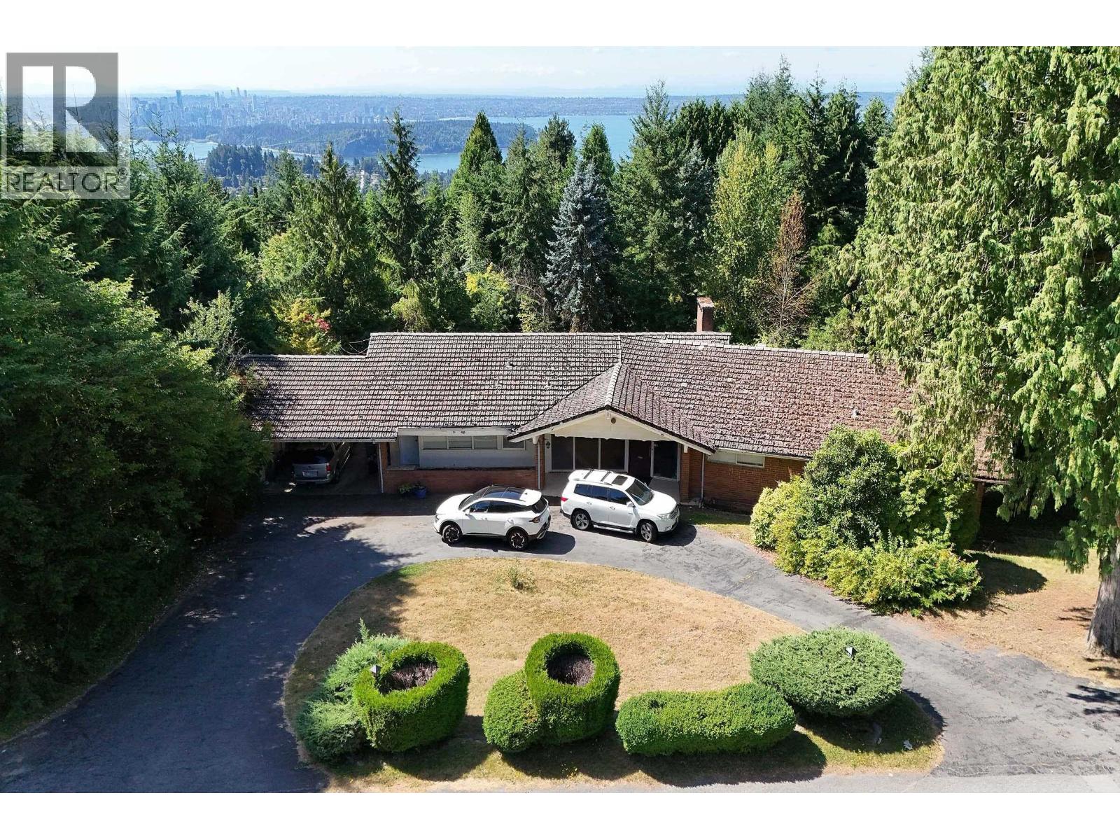 1084 GROVELAND ROAD, West Vancouver
