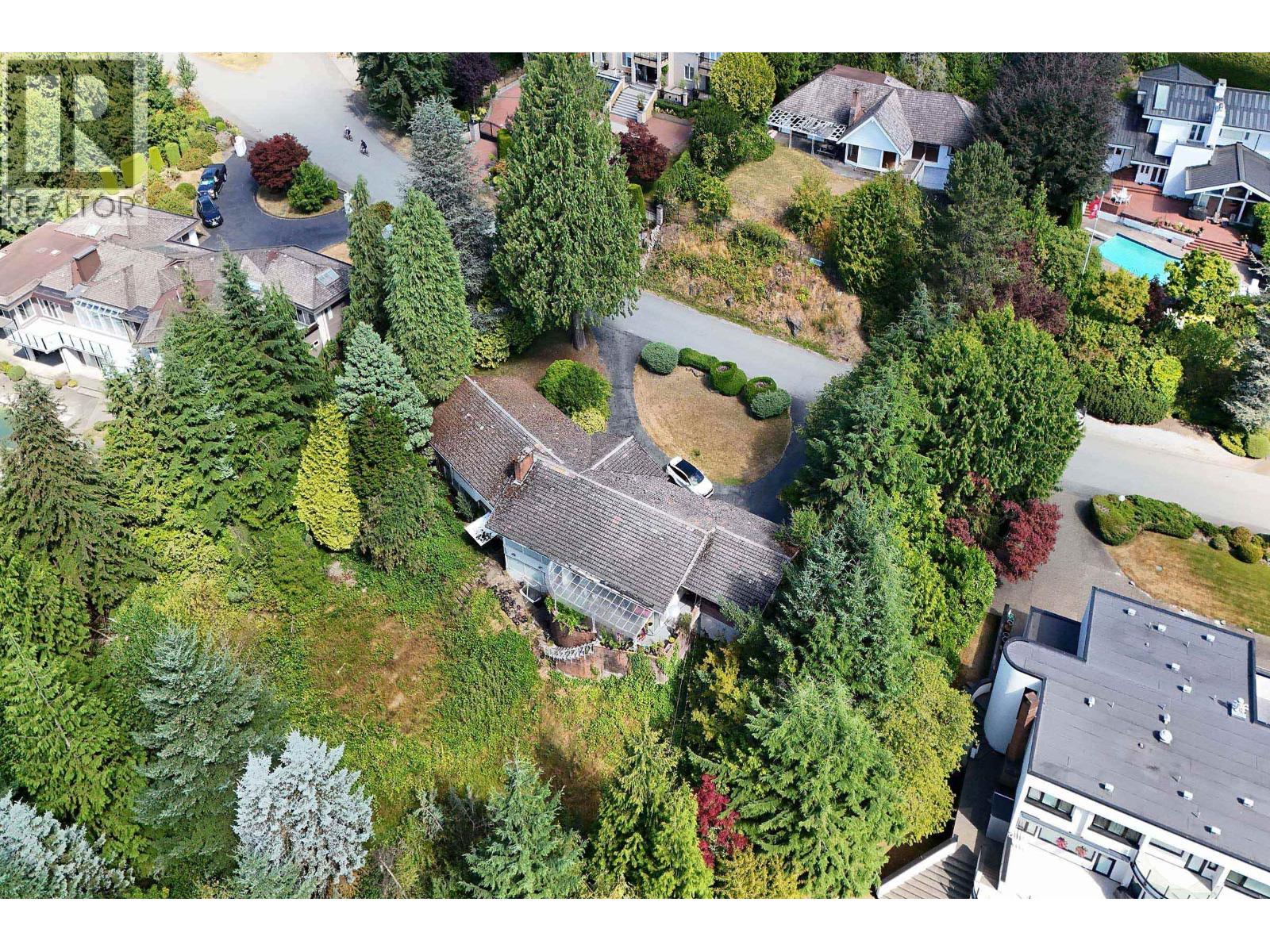 1084 GROVELAND ROAD, West Vancouver