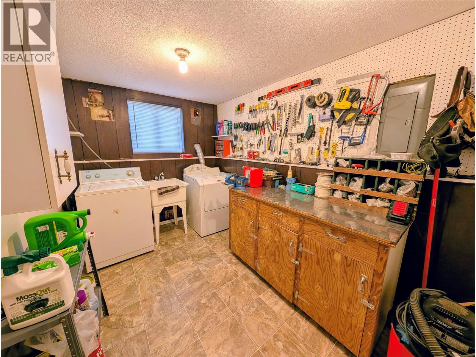 2551 Jackson Avenue, Merritt