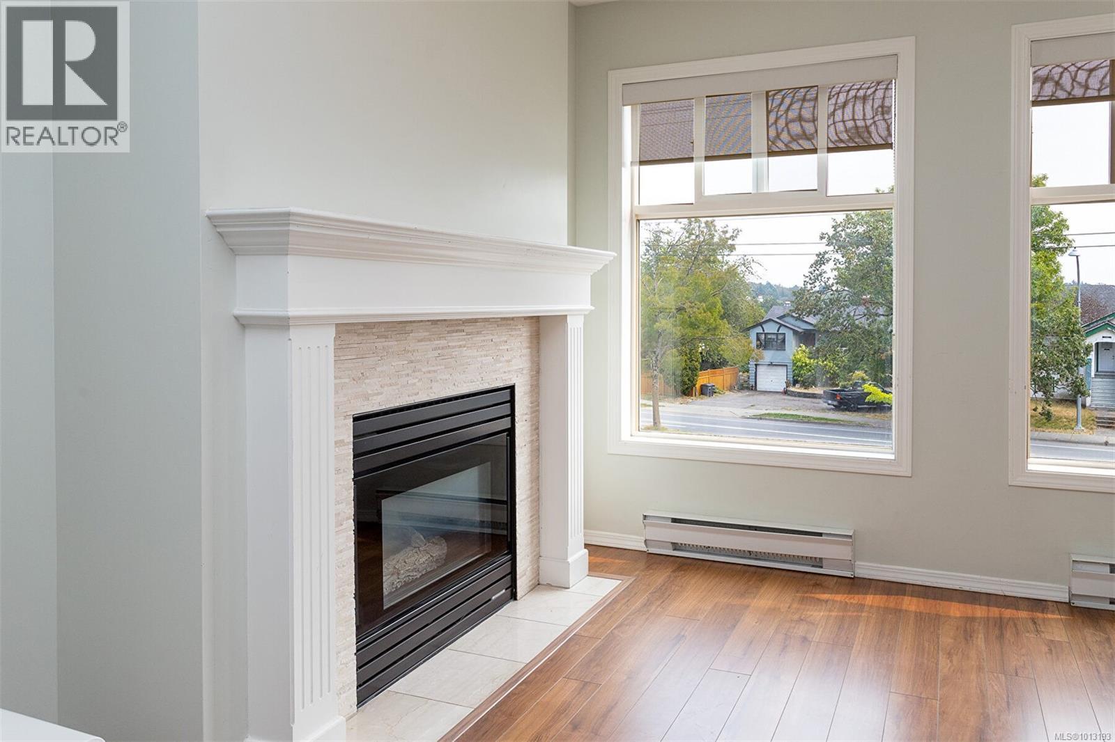 405 898 Vernon Avenue, Saanich