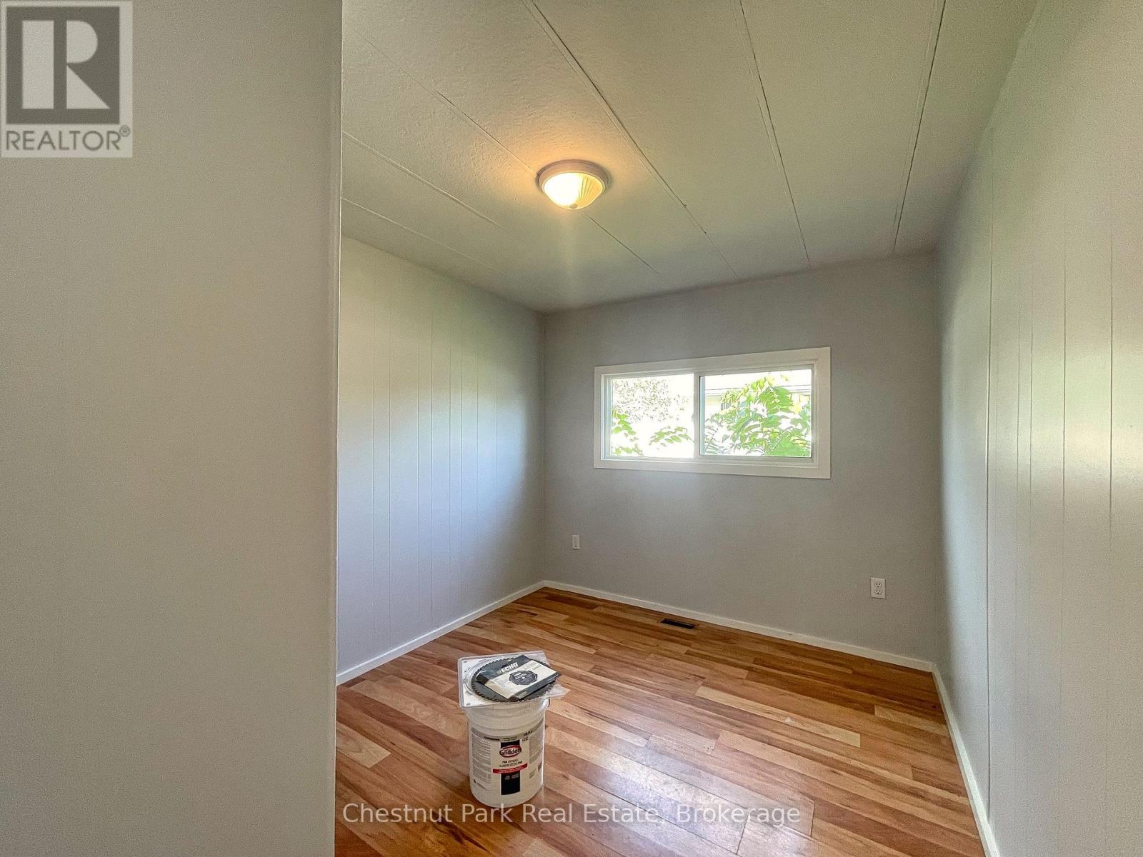 383 THOMPSON STREET - 8