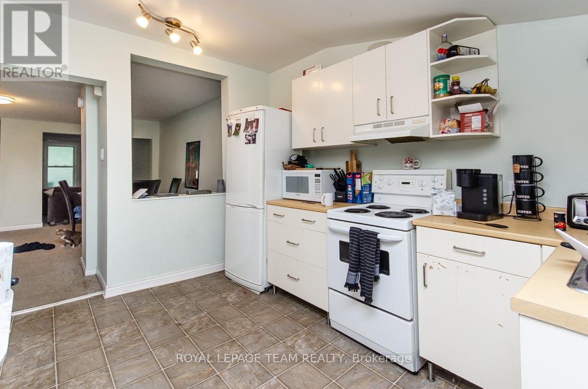 Unit 395 1/2 - 2 Bedroom