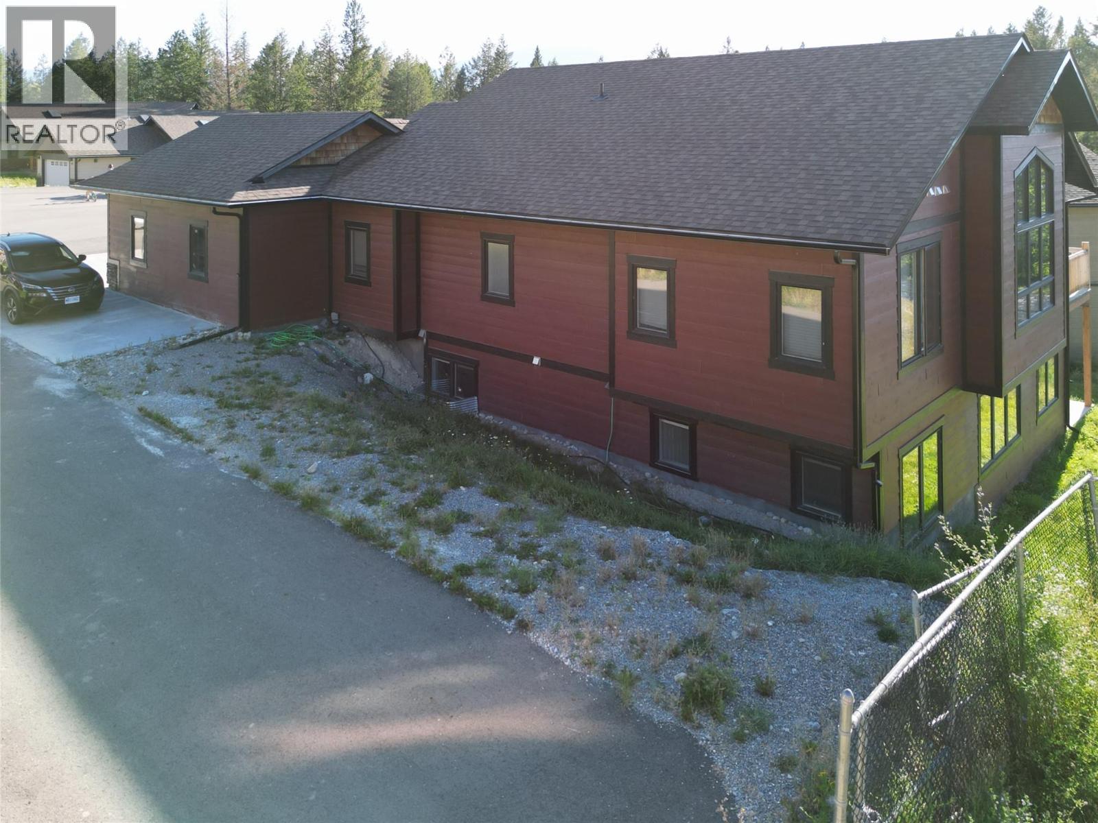 7305 Copperhorn Drive, Radium Hot Springs - Exteriors - Photo 3